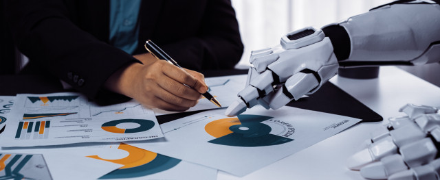 robot working with human